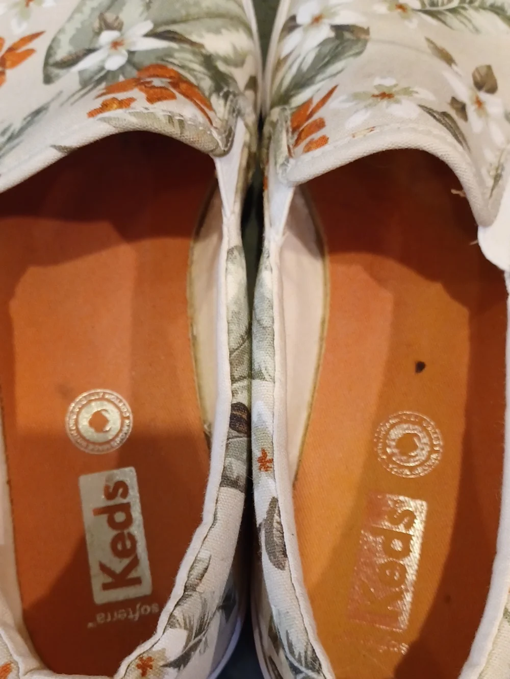 Slip-On Floral Canvas Women's Shoes in Beige Sz 9